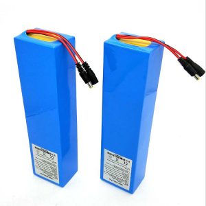 Conjunto de bateria de lítio para scooter elétrico de fábrica na China 36V 60V 10AH 40AH